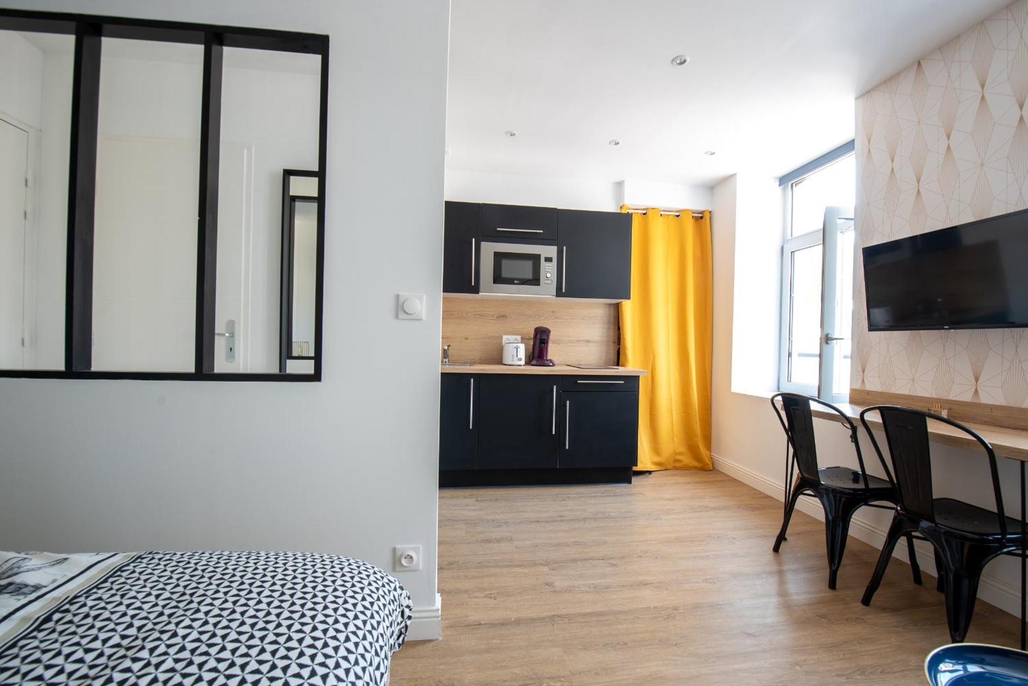 Au Nouveau Boulonnais - 4 Appartements Charmants Pour Couples, Familles Et Groupe D'Amis, Vieille Ville Et Centre Ville De Boulogne Sur Mer ภายนอก รูปภาพ